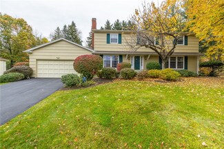 9 Sandpiper Ln, Pittsford, NY 14534