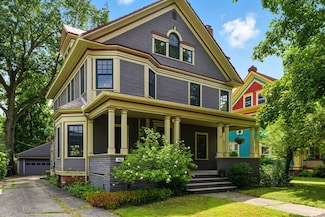 47 Garfield St, Springfield, MA 01108