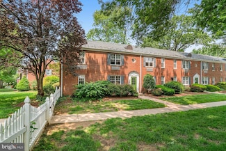 2 Auburn Ct Unit A, Alexandria, VA 22305