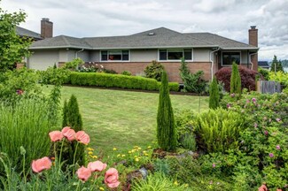 5742 S Hawthorn Rd, Seattle, WA 98118