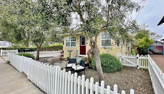1138 Laurel St, Santa Cruz, CA 95060