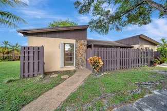 616 Briarwood Cir Unit 144, Hollywood, FL 33024