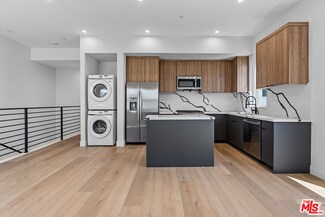 4714 W 17th St, Los Angeles, CA 90019