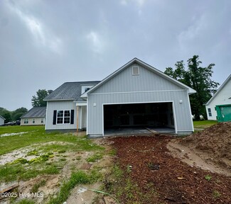 428 Pepperbush Ct, Ayden, NC 28513