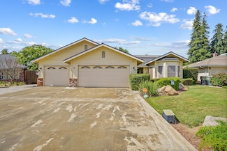 2144 E Iris Ave, Visalia, CA 93292