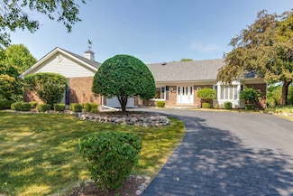 846 N Sanborn Dr, Palatine, IL 60074
