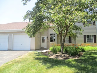 99 Gant Cir Unit E, Streamwood, IL 60107