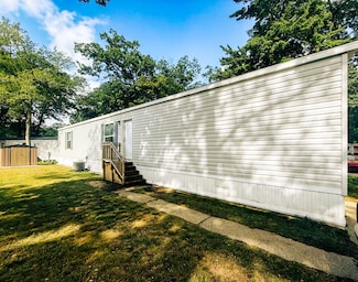 14787 Apple Dr Unit 403, Fruitport, MI 49415
