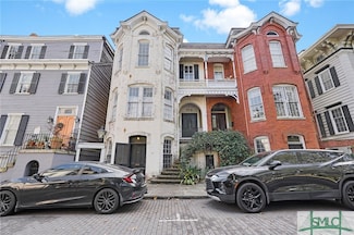 113 W Perry St, Savannah, GA 31401