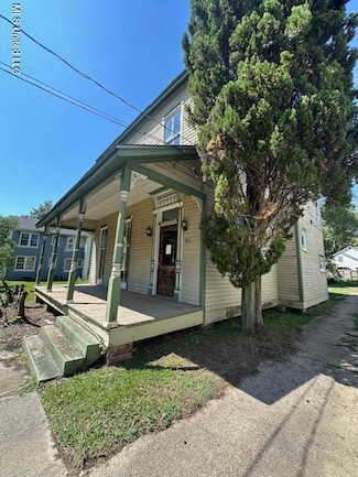2238 Cherry St, Vicksburg, MS 39180