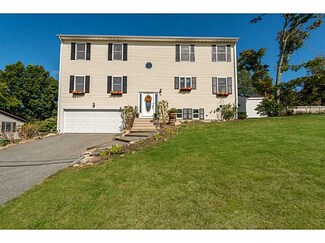14 Pinewood Ave, Johnston, RI 02919