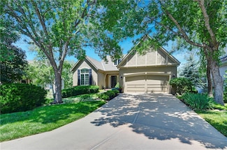 10917 S Cottage Ct, Olathe, KS 66061