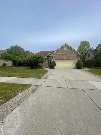 16193 Darlene Dr, Macomb, MI 48042