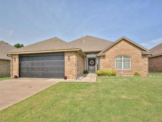 3117 Loren Dr, Moore, OK 73160