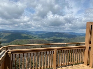 303 Summit Dr, Dunmore, WV 24934