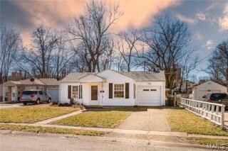 9258 E Breckenridge Rd, Breckenridge Hills, MO 63114