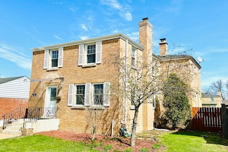 901 S Fairfield Ave, Elmhurst, IL 60126