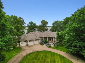 26760 Edgewood Rd, Excelsior, MN 55331