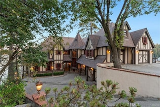 27453 Bayshore Dr, Lake Arrowhead, CA 92352