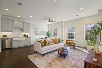 2708 Halcyon Dr, Austin, TX 78702