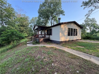 7349 Mclane Pike, Liberty, WV 25124