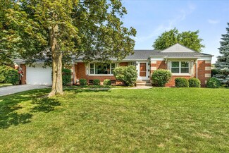 1432 Robinhood Ln, La Grange Park, IL 60526