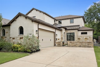 107 W Peach St, Grapevine, TX 76051