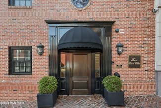 2 E Elm St Unit 29, Greenwich, CT 06830
