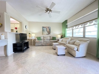 321 Oakridge R, Deerfield Beach, FL 33442