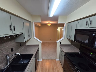 5669 Birchmont Dr Unit E, Houston, TX 77091