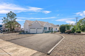 50 Yardarm Ct, Bayville, NJ 08721