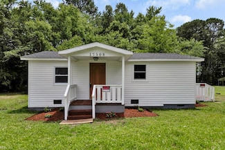 17308 Pittman Rd, Boykins, VA 23827
