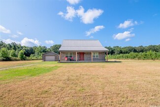 120 Landing Dr, Pangburn, AR 72121