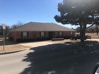 914 N Washington Ave, Weatherford, OK 73096