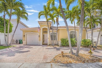 8934 SW 206th St, Cutler Bay, FL 33189