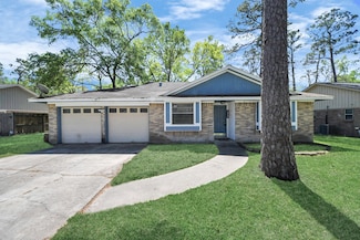 9618 Bayou Woods Dr, Baytown, TX 77521