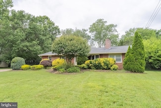 5008 Treetop Ln, Alexandria, VA 22310