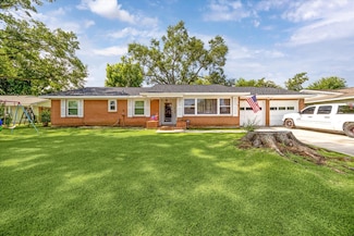 606 Brook Ln, Pasadena, TX 77502