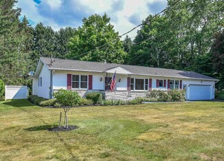 71 Pitcher Ln, Red Hook, NY 12571