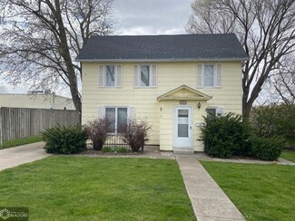 427 Elm St, Manning, IA 51455