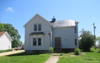 32300 White St, Kirkland, IL 60146