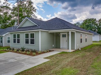 63 Ted Lott Ln, Crawfordville, FL 32327