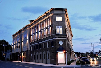 226 New York Ave Unit 302, Huntington, NY 11743