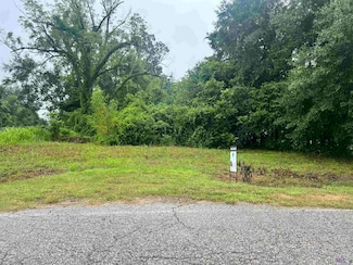 526 Old Rafe Mayer Rd, Baton Rouge, LA 70807