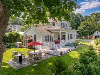 20 Sunset Rd, Peaks Island, ME 04108