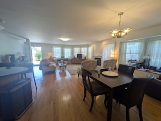 18 Clyde Rd Unit 18, Watertown, MA 02472