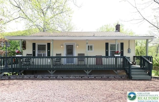 2325 N Delaware Dr, Easton, PA 18040