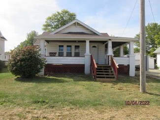 312 S Center St, Clarence, MO 63437