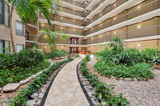 661 Bering Dr Unit 703, Houston, TX 77057