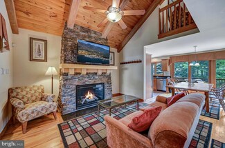 20 Woodsbluff Ct, Kidder Township South, PA 18624